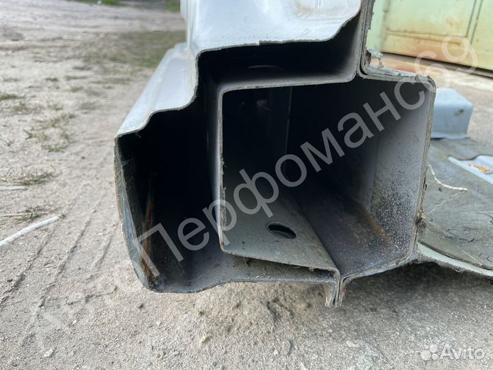 Стойка средняя левая и порог Solaris 1 (2010-2017)