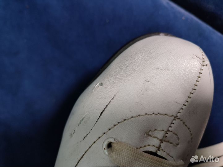 Коньки фигурные, размер 23