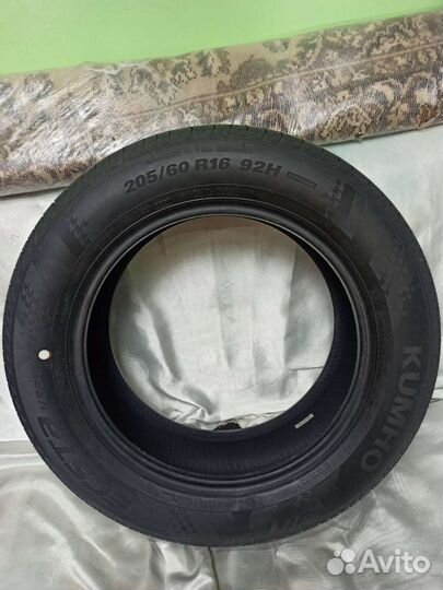 Kumho Ecsta HS51 205/60 R16