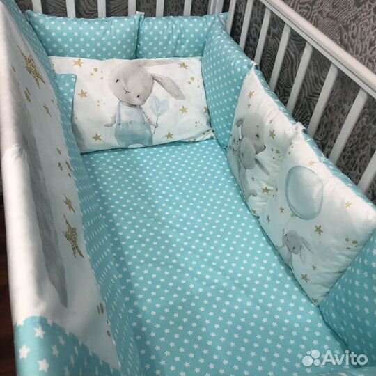 Бортики в кроватку новые, одеялко, простынь