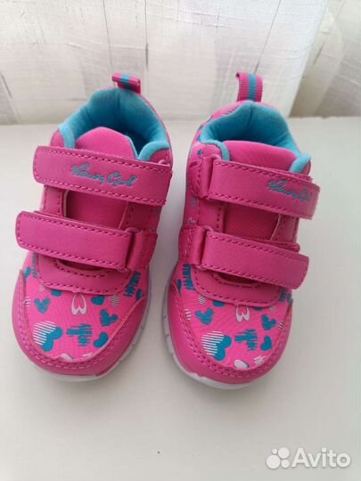 Кроссовки для девочки новые