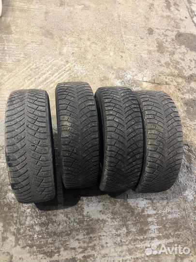 Michelin X-Ice North 4 215/60 R16 99