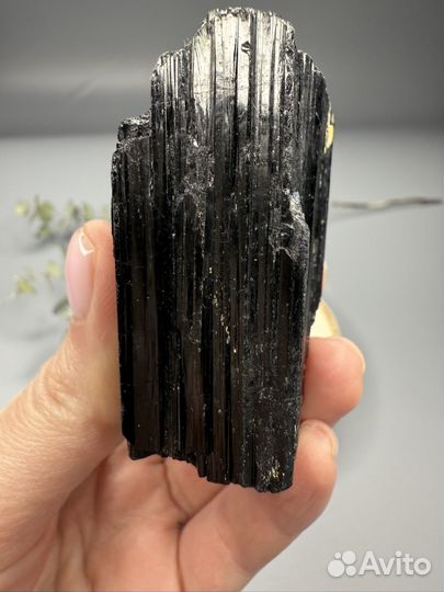 Черный турмалин Шерл