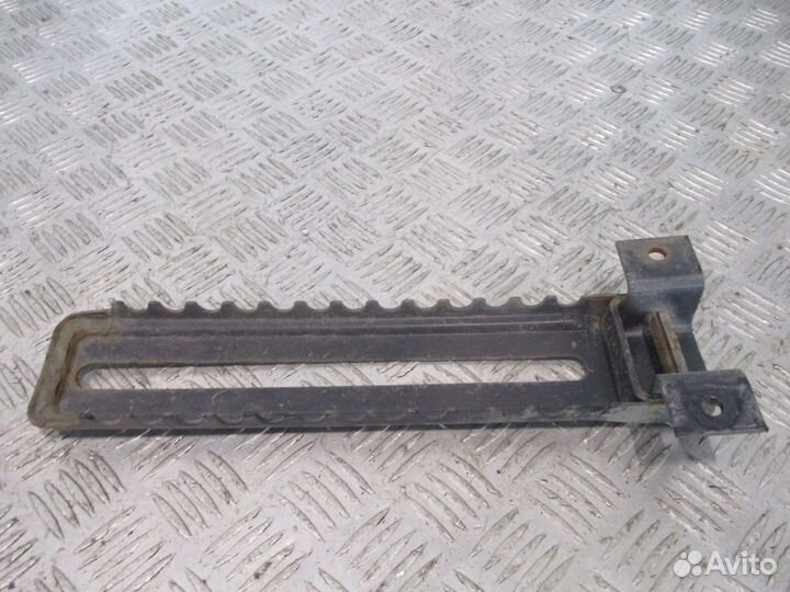 Кронштейн верхнего спойлера камаз 9417900612