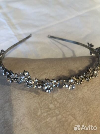 Ободок для волос со стразами