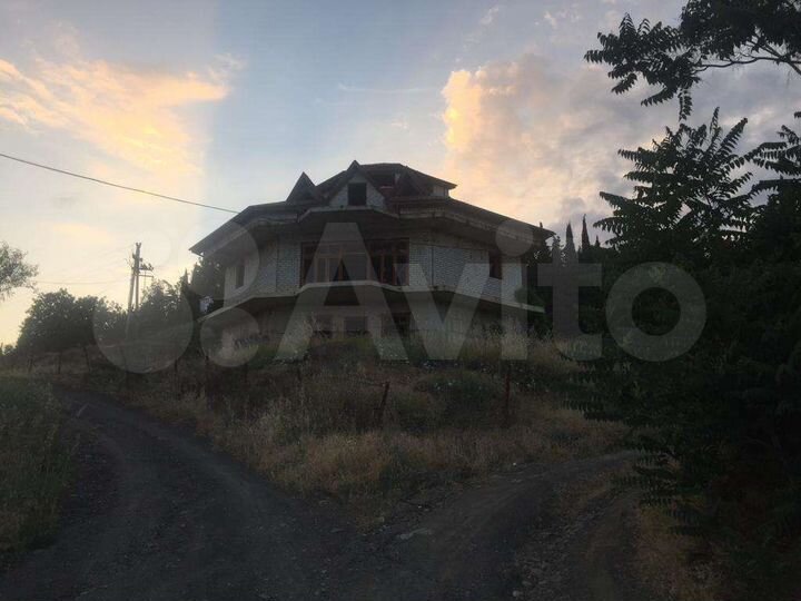 Дом 289,9 м² на участке 8 сот.