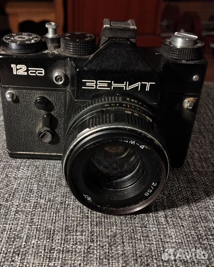 Зеркальный фотоаппарат Зенит