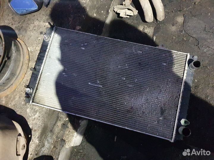 Радиатор основной Audi A8 D2 ауди а8 д2 v8 4.2 3.7