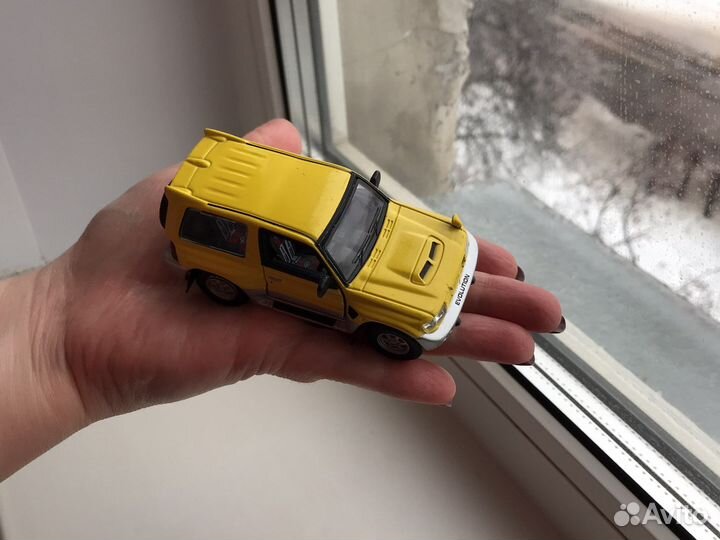 Модель автомобиля Мицубиси 1:43