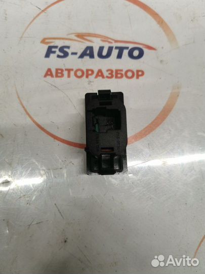 Кнопка аварийной сигнализации Ford C-Max 1.8 qqdb