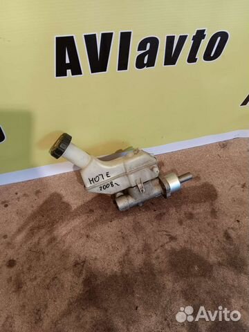 Главный тормозной цилиндр Nissan Note E11