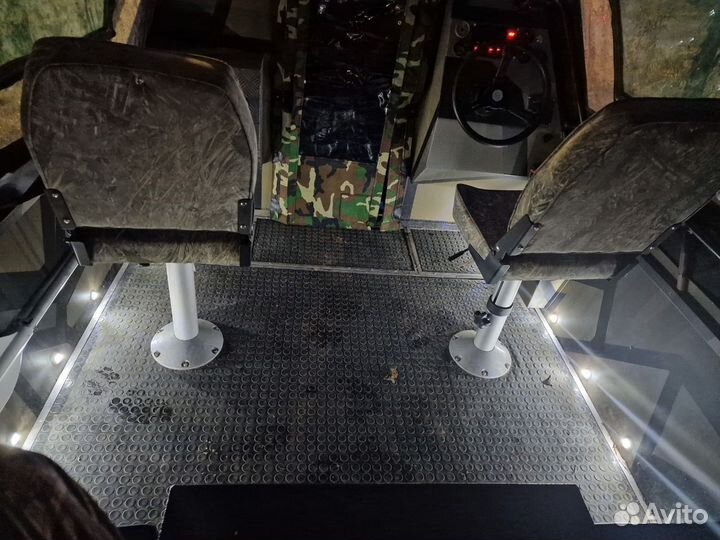 Катер Вымпел 560