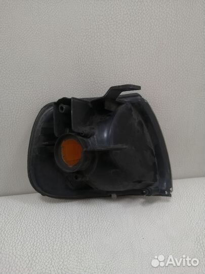 Указатель поворота угловой левый Nissan Sunny