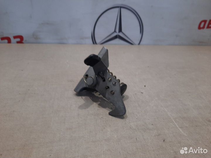 Замок капота Bmw X3 E83 N52B30AF 2007