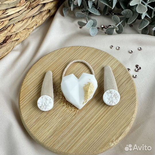 Набор заколок и резинка для волос