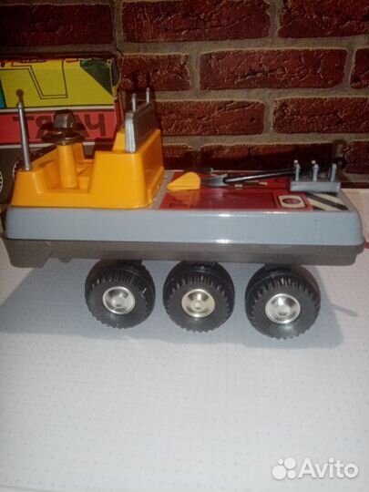 Игрушка СССР Тягач