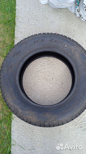 Pirelli Ice Zero 235/65 R17