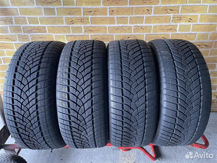 Goodyear UltraGrip Performance Gen-1 275/45 R21