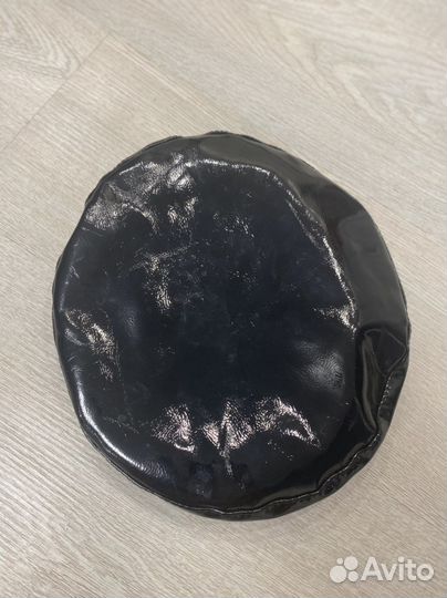 Берет лакированный