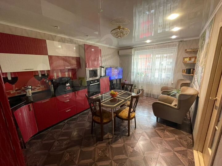 4-к. квартира, 76 м², 14/17 эт.