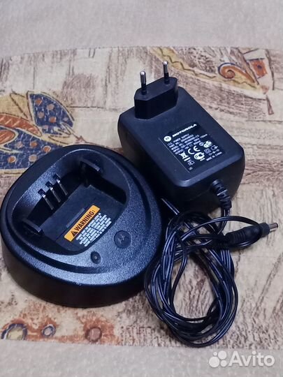 Зарядное устройство для аккумуляторов Motorola