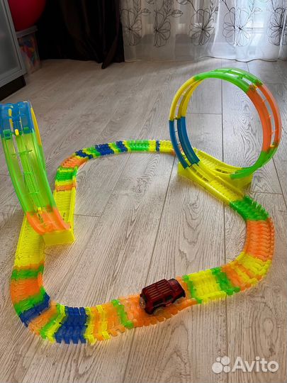 Гибкий трек светящийся с машинкой Bigga