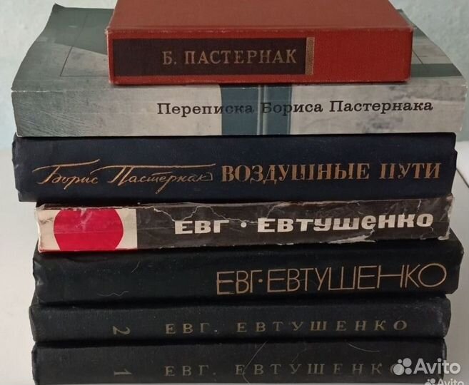 Книги много