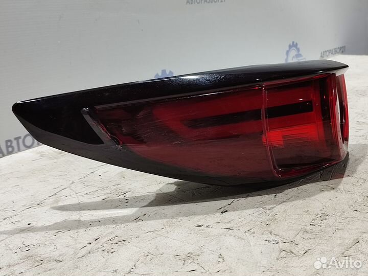 Фонарь левый внешний Mazda CX-5