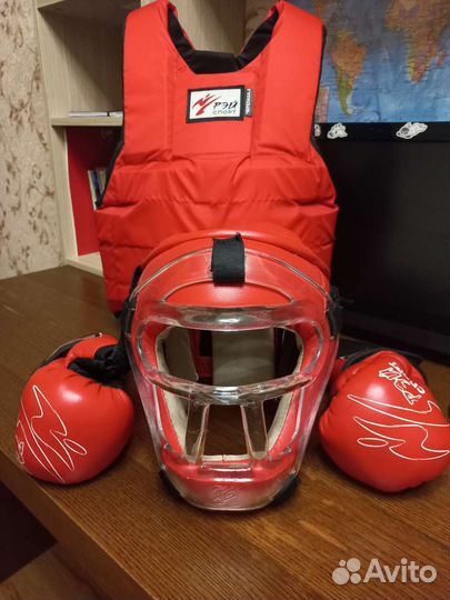 Шлем, перчатки, жилет