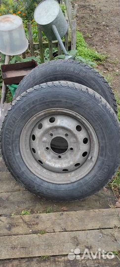 Yokohama IceGuard Stud IG65 205/70 R15