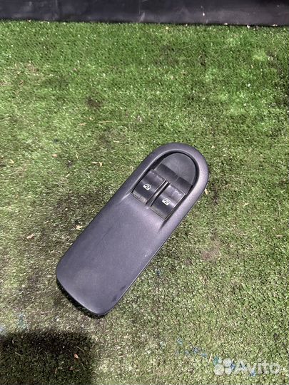 Блок стеклоподъемников duster 2014