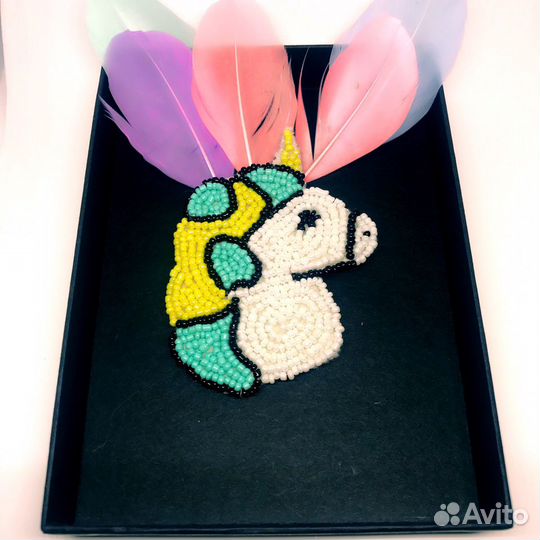 Брошь из бисера «Единорог»