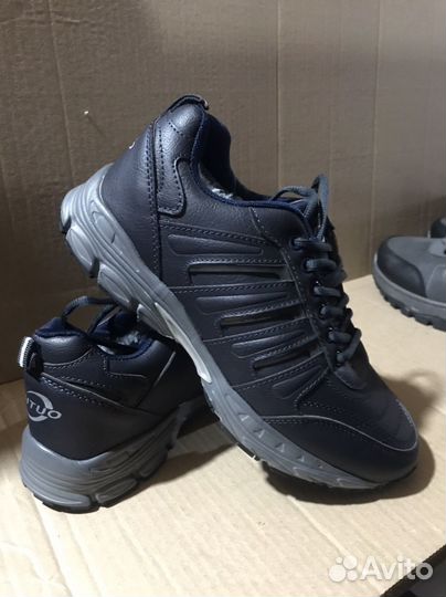 Кроссовки зимние