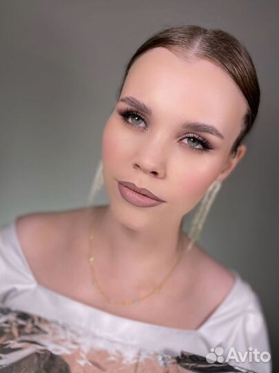 Модель на макияж