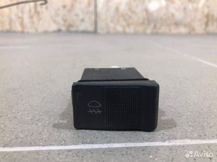 Кнопка противотуманки Audi 100 C4 1991-1994 893941