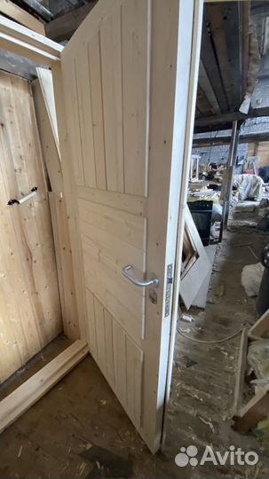 Дверь входная деревянная с коробкой утепленная