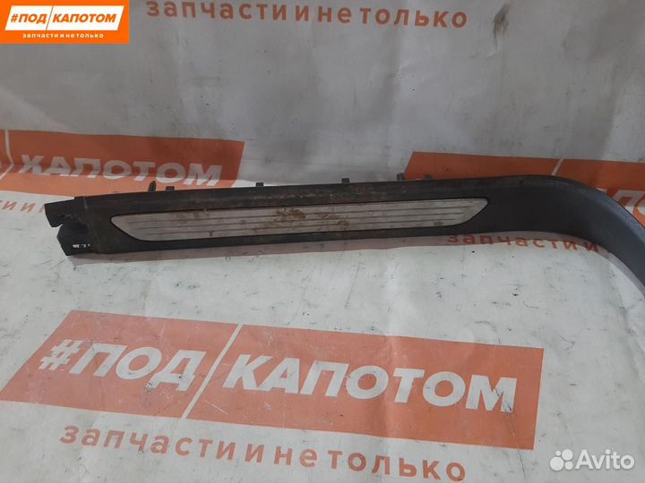 Накладка внутренняя на порог передняя левая