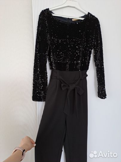 Вечерний комбинезон с пайетками
