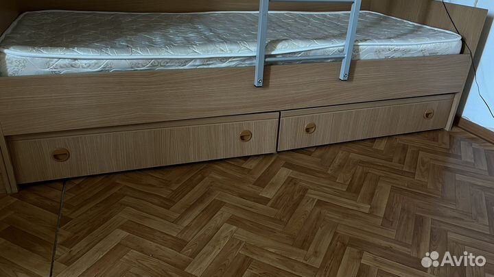 Двухъярусная кровать бу