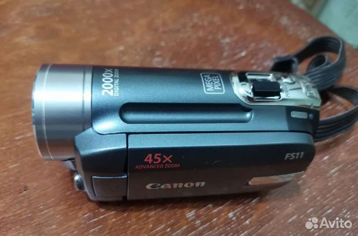 Видеокамера canon FS11