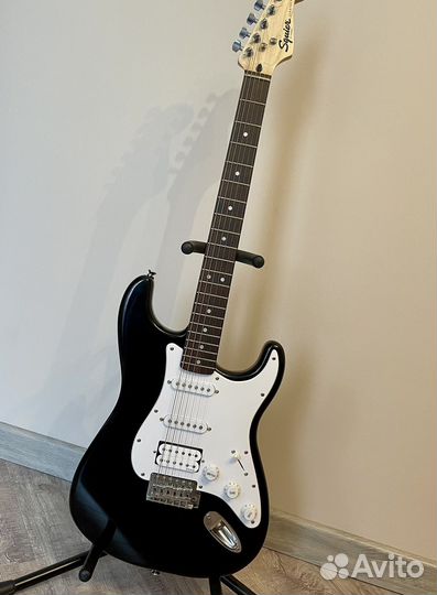 Электро гитара Squier stratocaster by Fender H-S-S