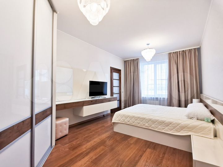 3-к. квартира, 100 м², 5/6 эт.