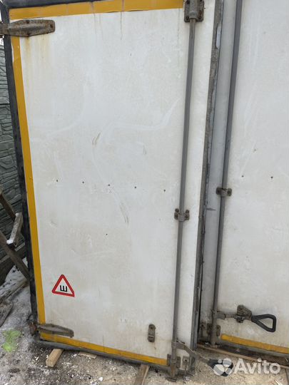 Дверидля будки грузовик MAN