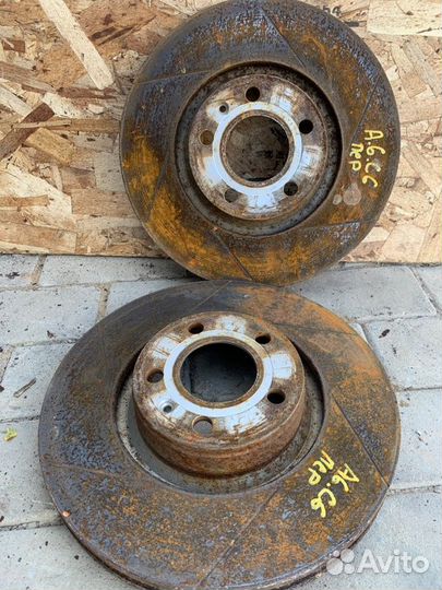 Тормозной диск передний Audi А6 C6 2.8 CCE