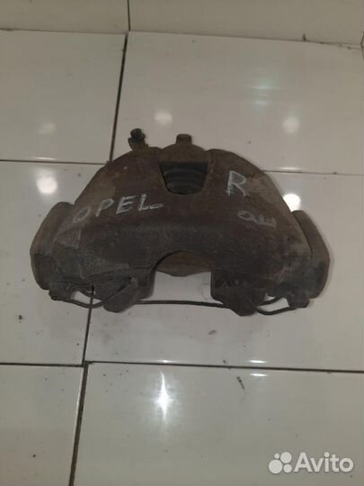 Суппорт передний правый Opel Astra H 3 2004-2014г