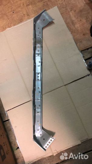 Панель радиатора Kia Rio II нижняя (Mobis)