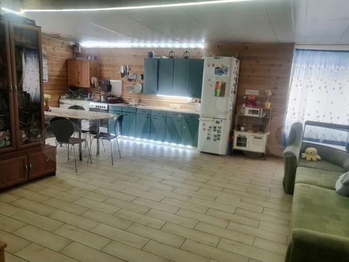 Дом 284,2 м² на участке 7,9 сот.