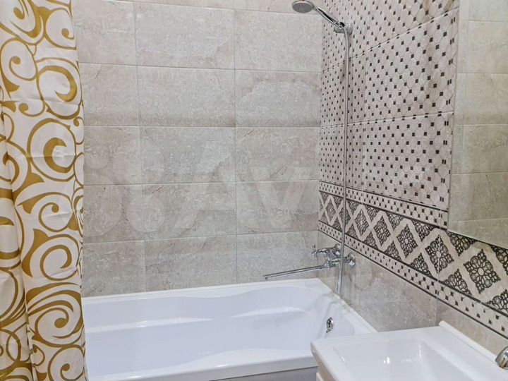 2-к. квартира, 58 м², 8/12 эт.