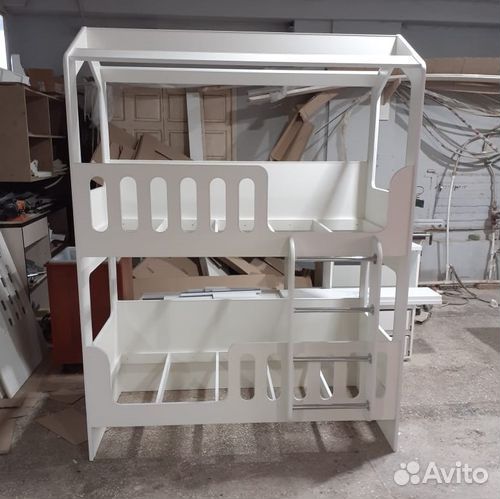 Двухъярусная кровать