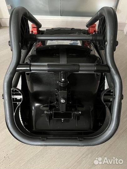 Детское кресло в машину Chicco Artsana universal